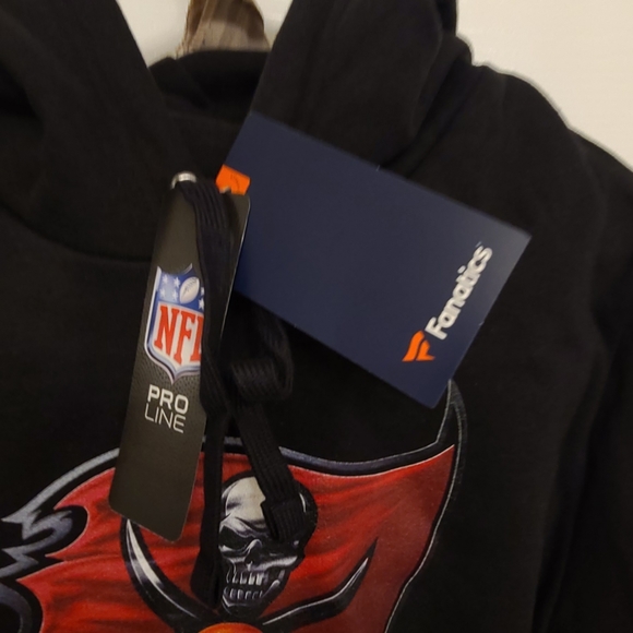 Official NFL bucs hoodie - Picture 3 of 5